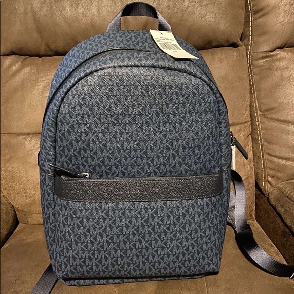 Brand new Michael Kors Backpack - Picture 3 of 3